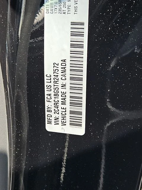 New 2026 Diamond Black Crystal Pearl-Coat Exterior Paint Chrysler Select image 27