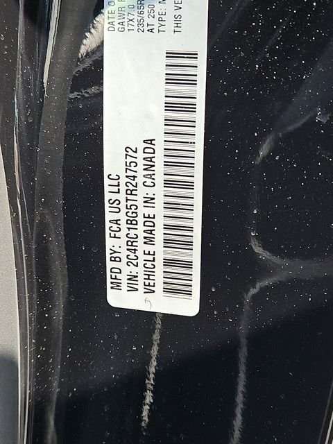 New 2026 Diamond Black Crystal Pearl-Coat Exterior Paint Chrysler Select image 27