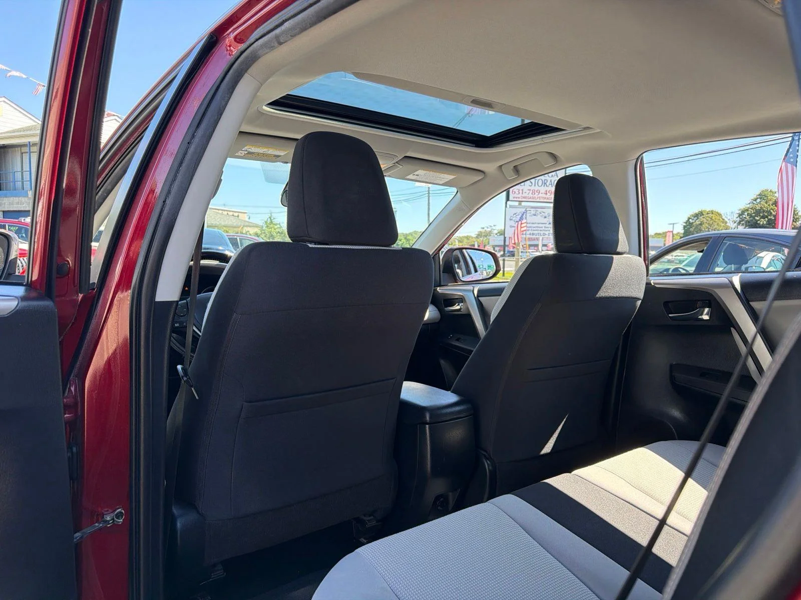 2018 Toyota RAV4 XLE - Photo 21