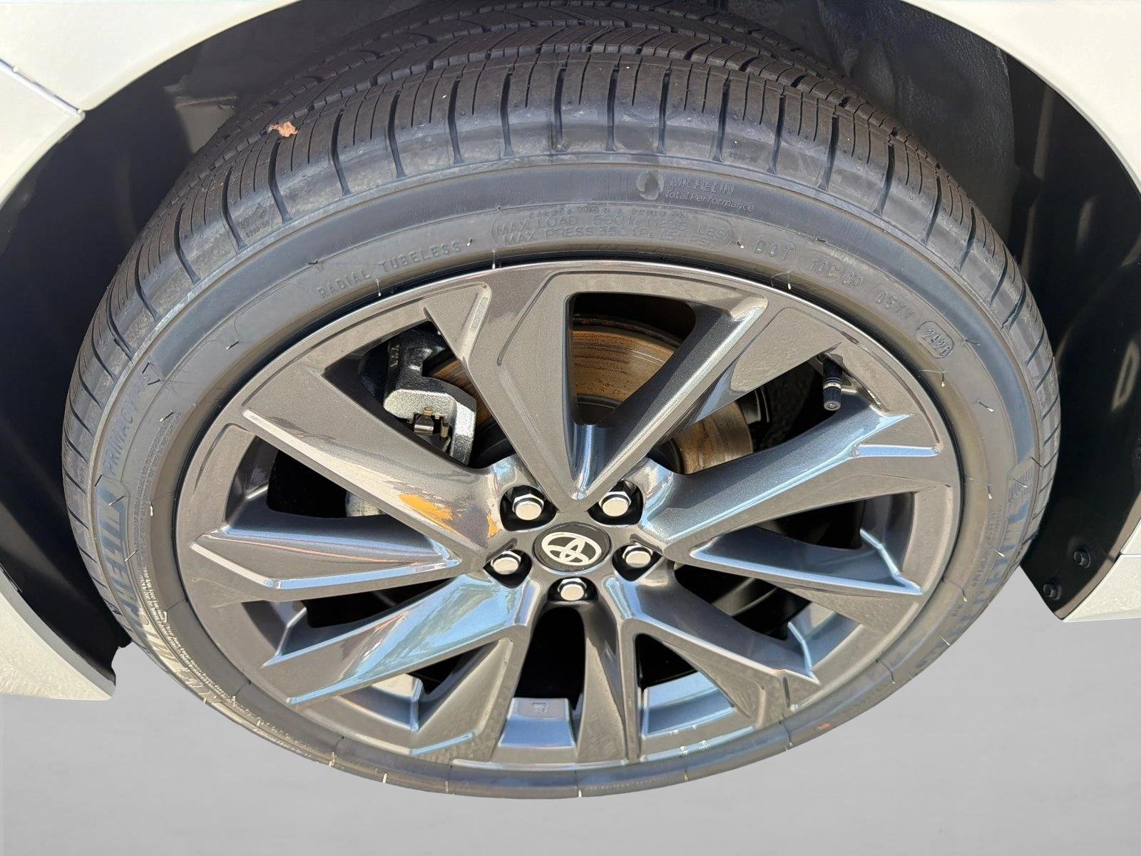 New 2027 Classic Silver Metallic Toyota SE image 11