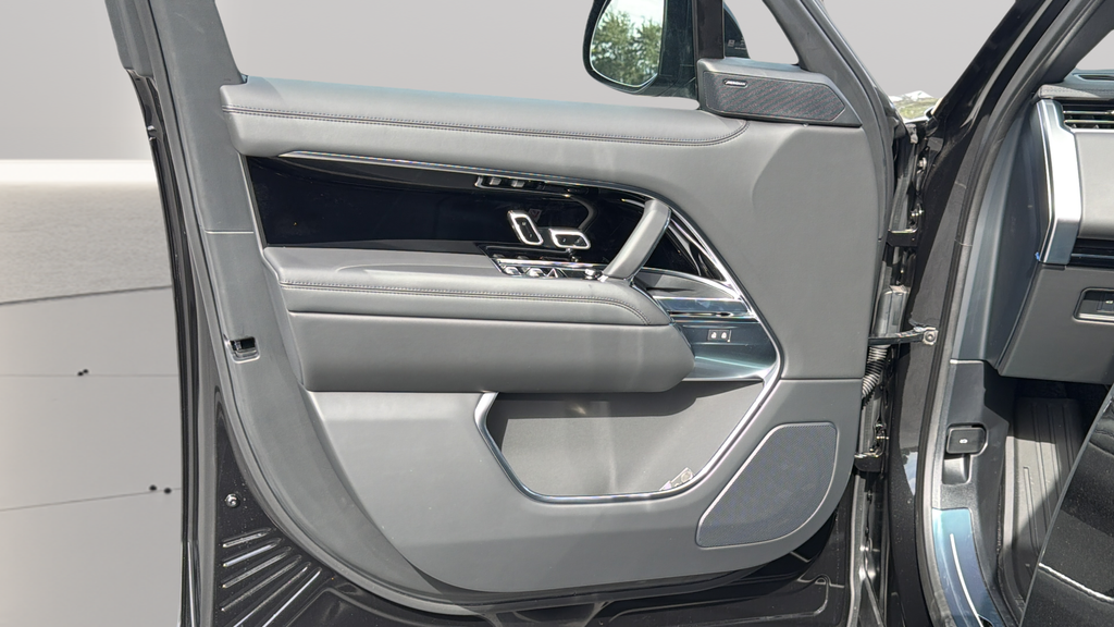 New 2026 Santorini Black Land Rover SE image 20