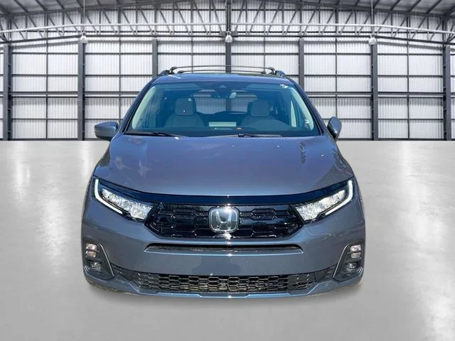 New 2027 Smoke Blue Pearl Honda Touring image 6