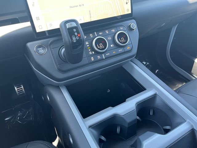 New 2026 Fuji White Land Rover V8 image 24