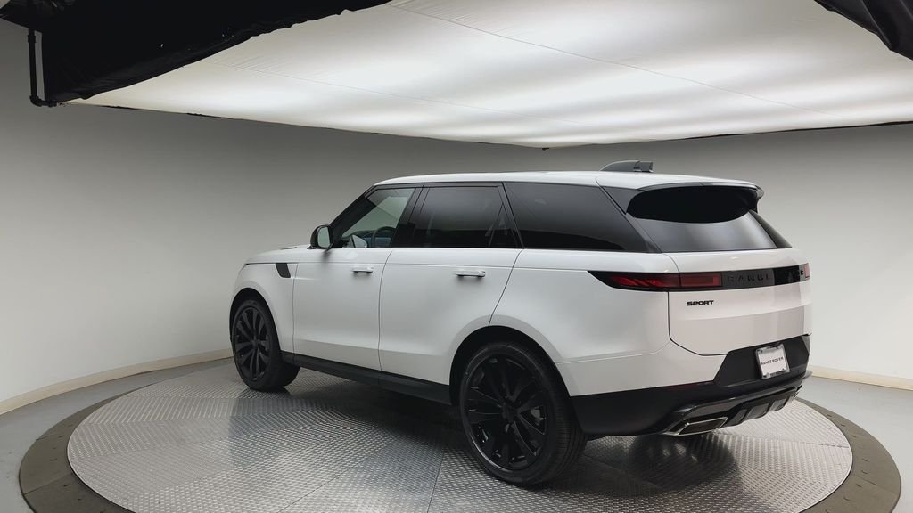 New 2026 Fuji White Land Rover SE image 4