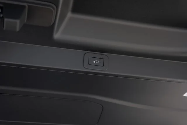 New 2026 Black Land Rover SE image 65