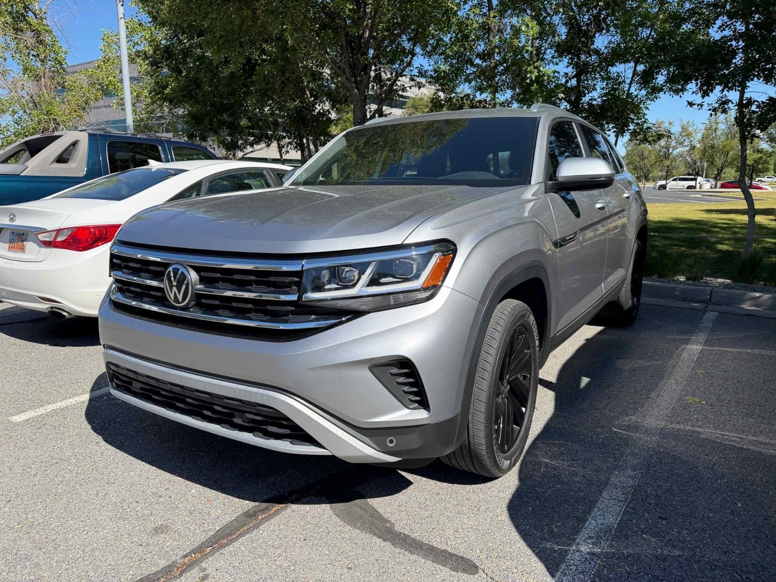 2023 Volkswagen Atlas Cross Sport 3.6L V6 SE w/Tech's photo