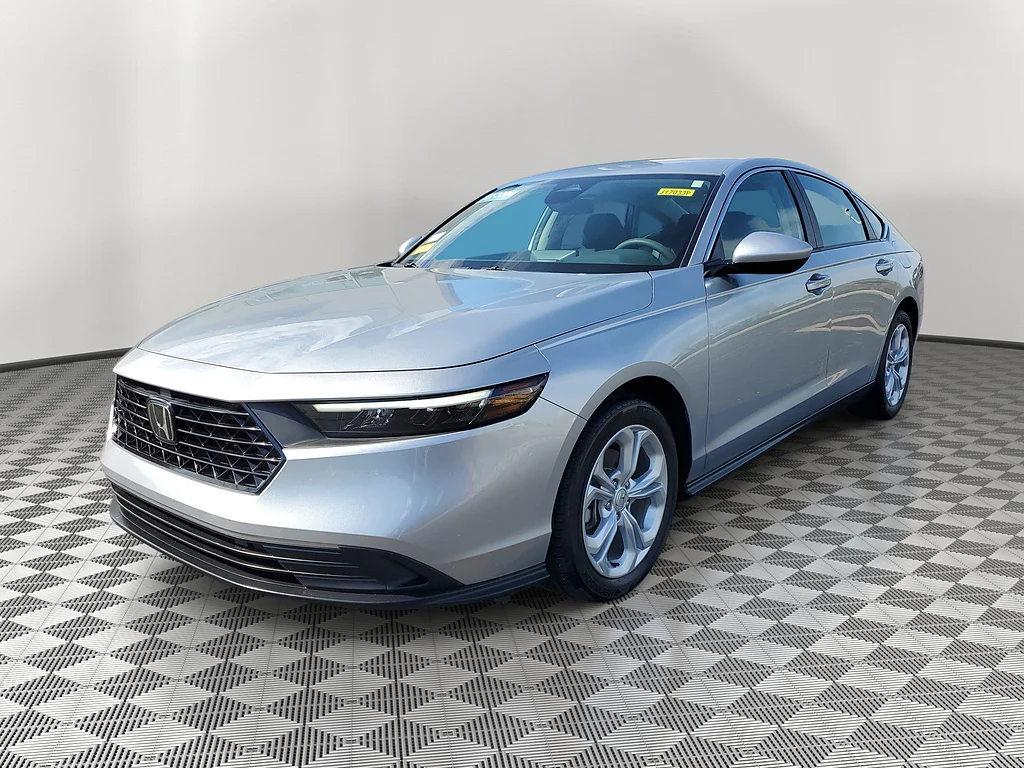 Certified Used 2024 Solar Silver Metallic Honda LX image 30