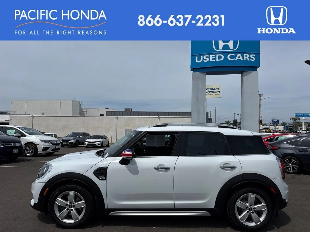 Used 2019 White MINI Classic image 1