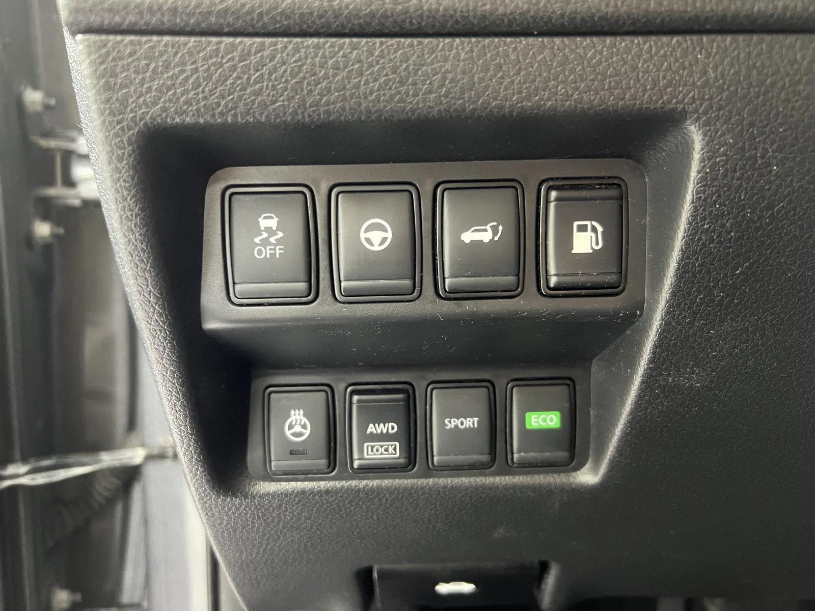 Used 2019 Gun Metallic Nissan SL image 16
