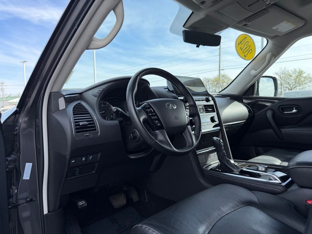 Used 2024 Gray INFINITI LUXE image 11