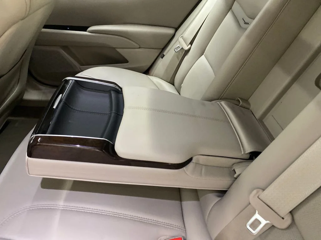 Used 2014 White Cadillac Luxury image 14
