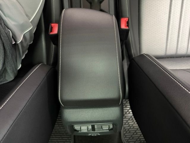 Certified Used 2022 Deep Black Pearl Effect Volkswagen 2.0T SE R-Line Black image 41