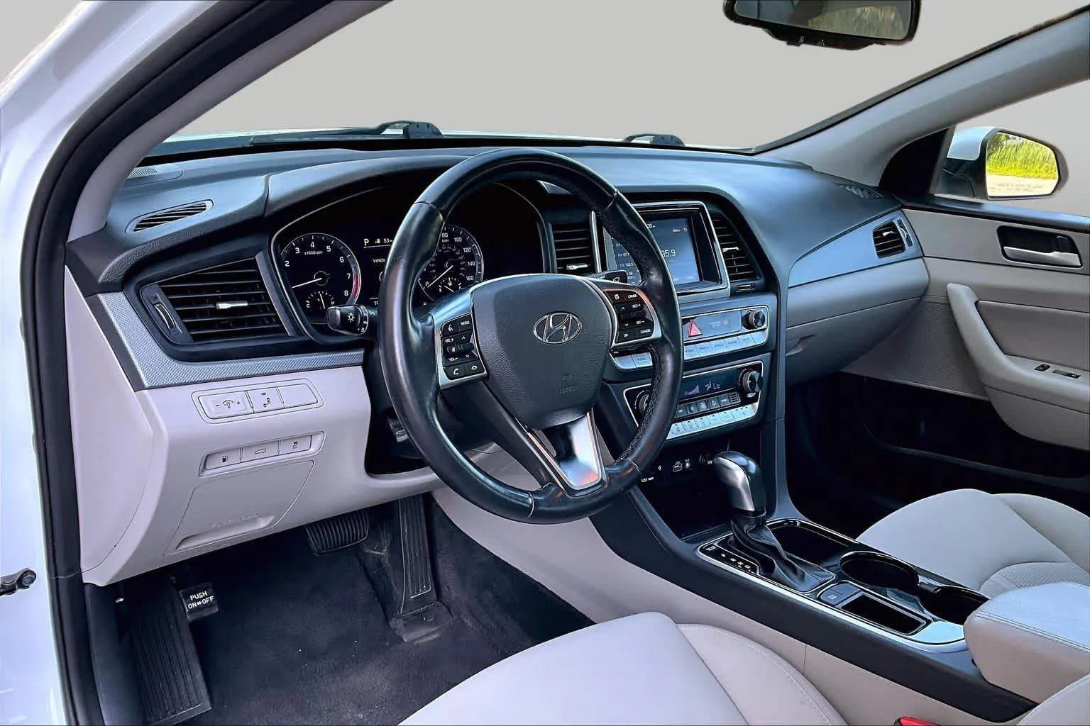 Used 2019 Quartz White Pearl Hyundai SEL image 17