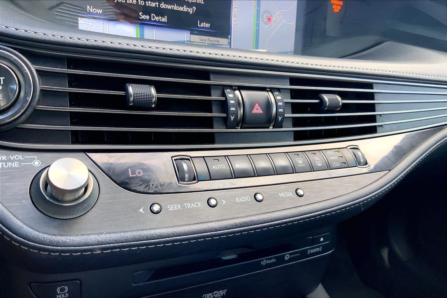 Used 2018 Ultra White Lexus  image 27