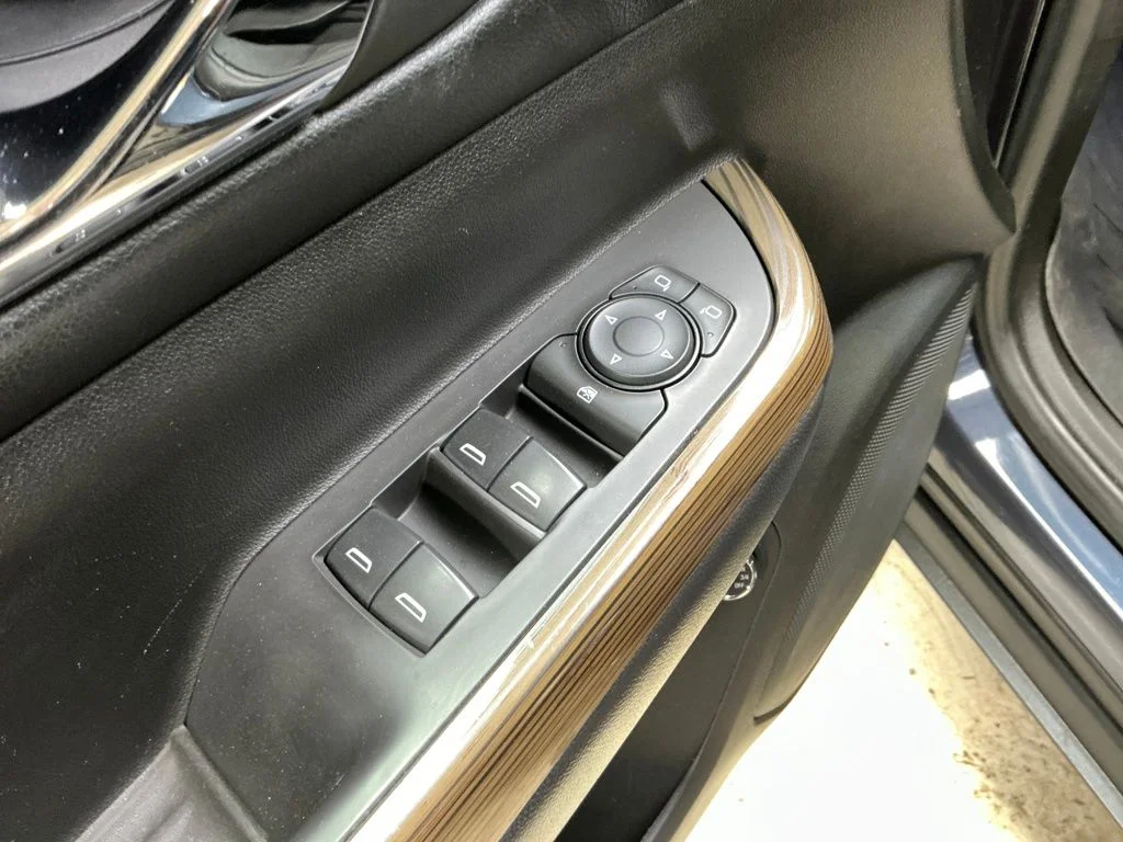Used 2018 Blue GMC SLE-2 image 15