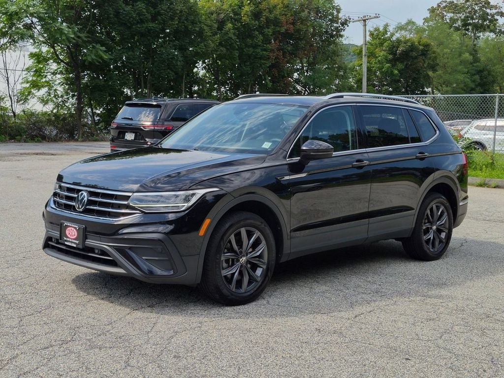 Used 2022 Black Volkswagen 2.0T SE image 9
