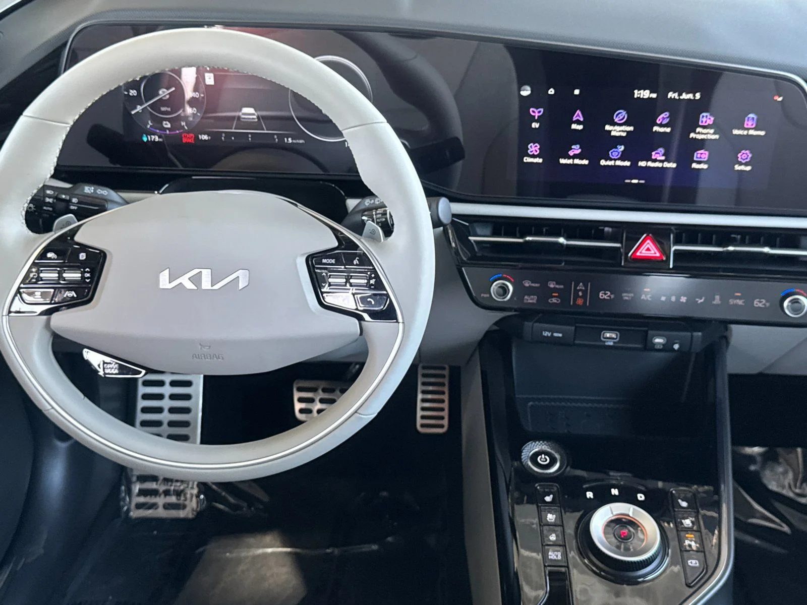 New 2026 White Kia Wave image 15