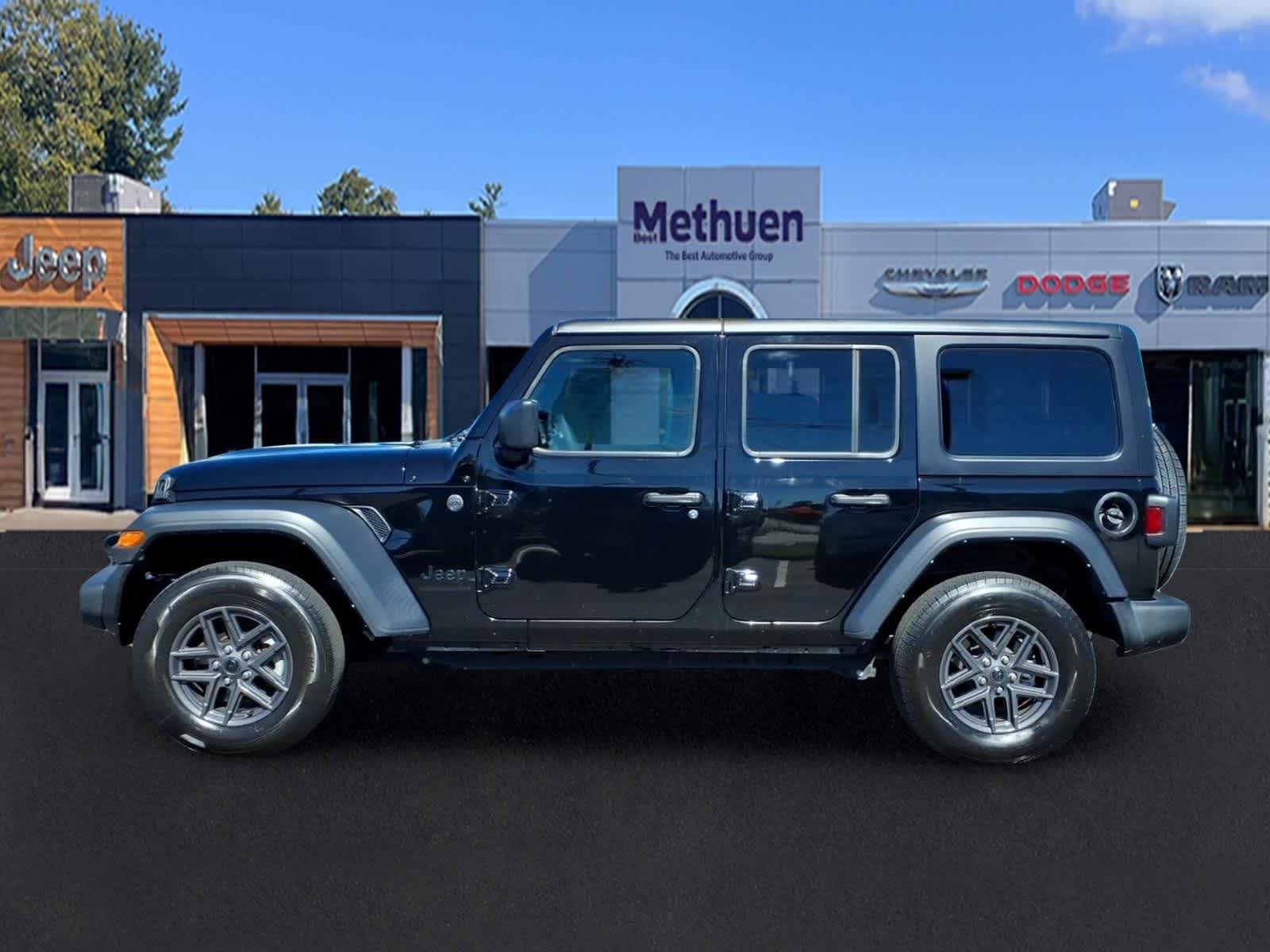 Used 2024 Black Clearcoat Jeep Sport S image 8