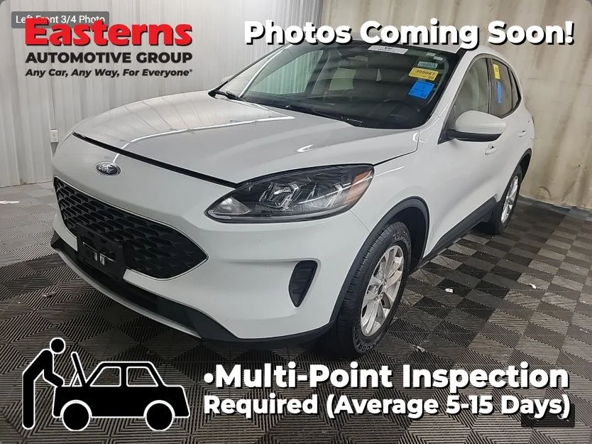 Used 2021 White Ford SE image 1