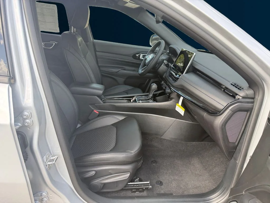 New 2026 Silver Jeep Latitude image 17