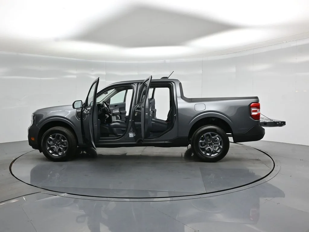 New 2026 Carbonized Gray Metallic Ford XLT image 30