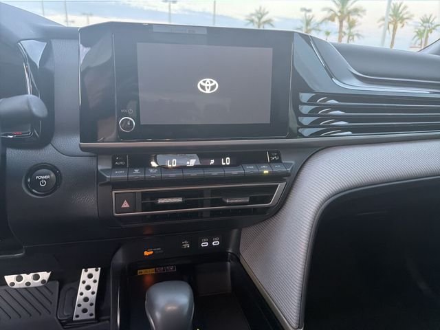 2025 Toyota Camry SE - Photo 19