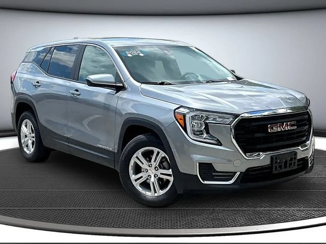 Certified Used 2024 Sterling Metallic GMC SLE image 3