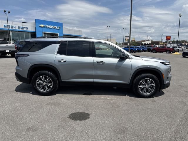 2024 Chevrolet Traverse 2LT - Photo 11