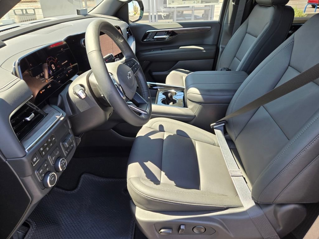 2026 Chevrolet Suburban Z71 - Photo 6