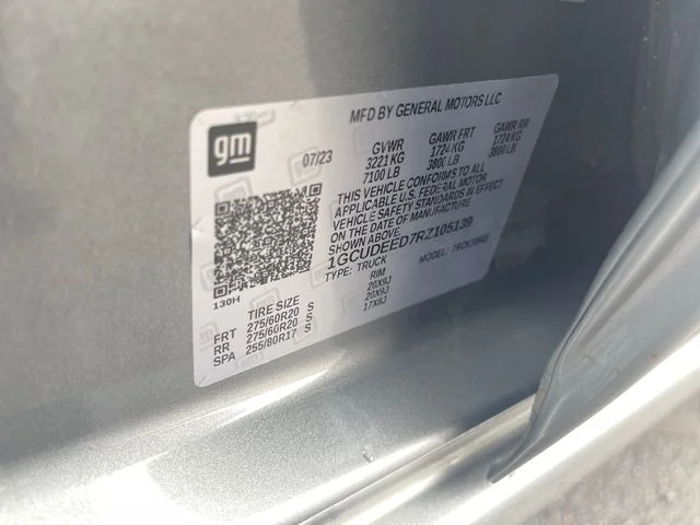 Used 2024 Gray Chevrolet RST image 33