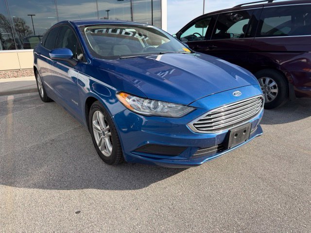 Used 2018 Lightning Blue Ford SE image 2