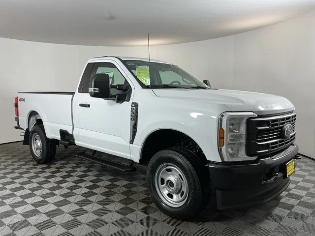 New 2026 Oxford White Ford XL image 3