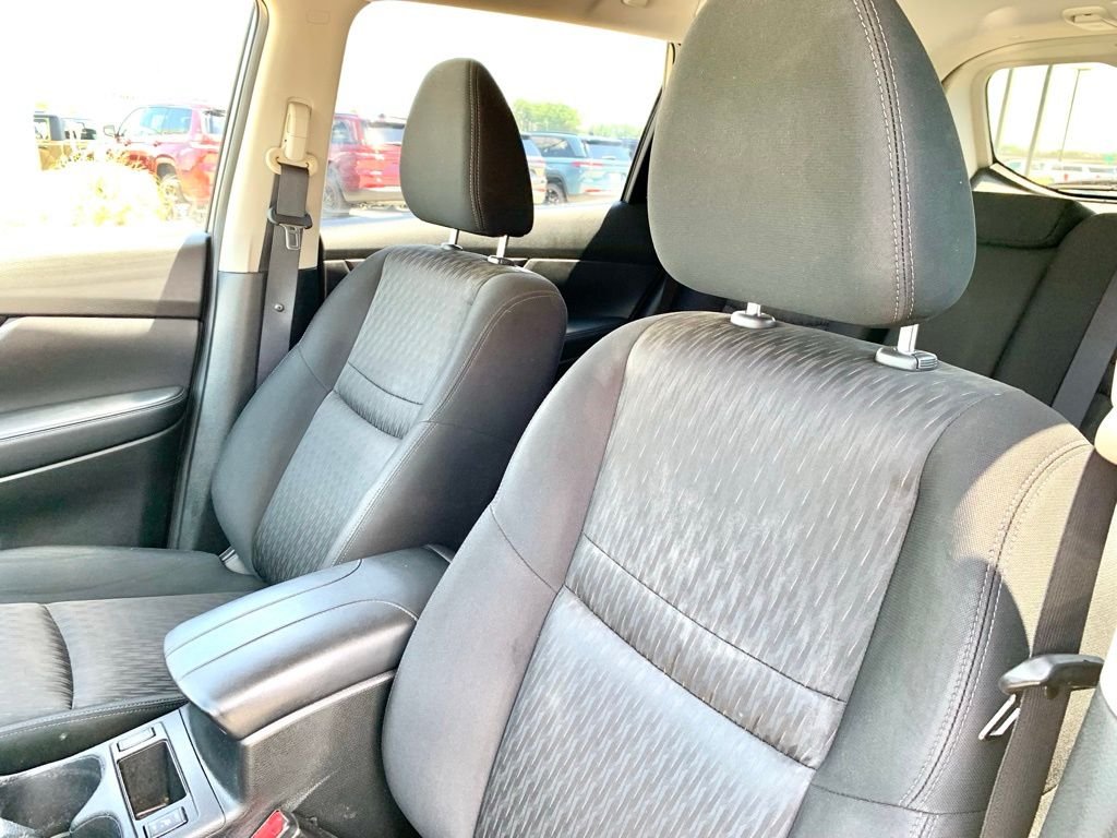 Used 2020 Gray Nissan SV image 14