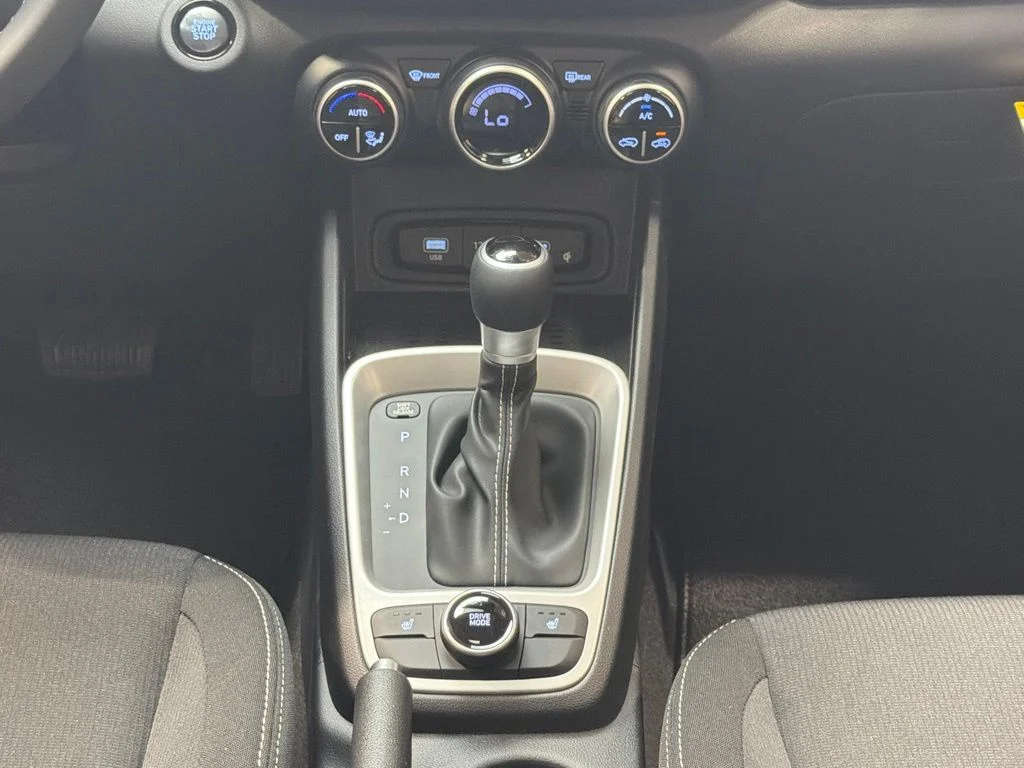 New 2026 Shimmering Silver Hyundai SEL image 18