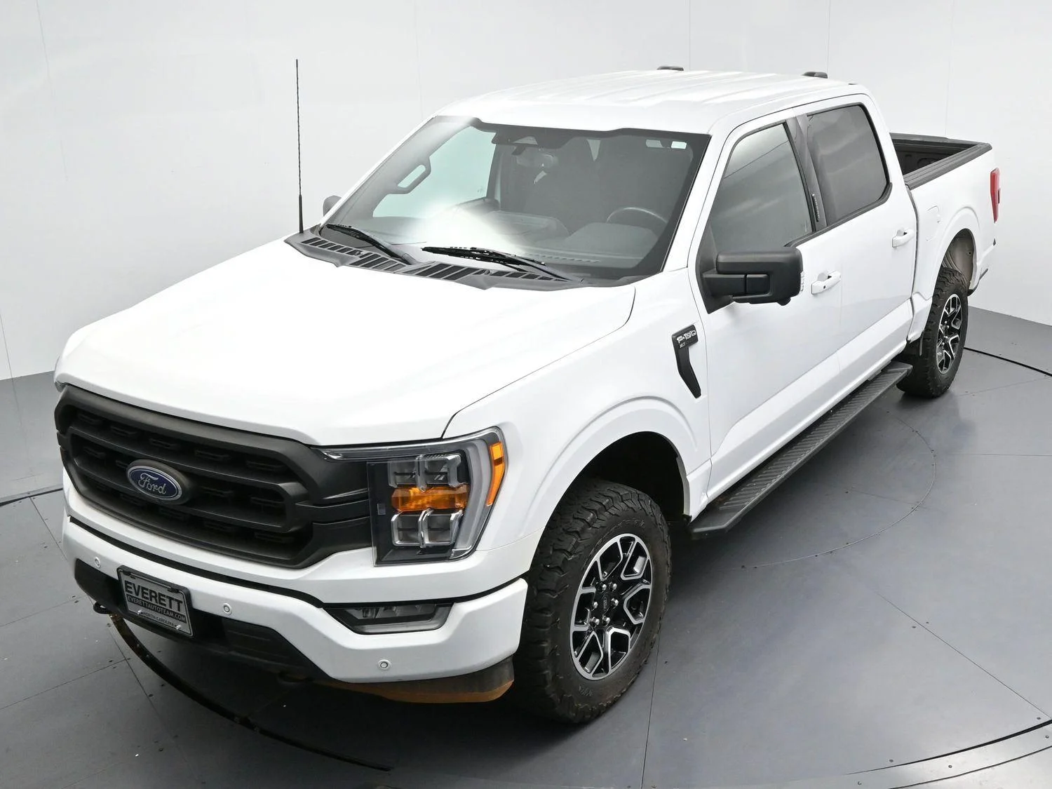 Used 2022 Oxford White Ford XL image 38