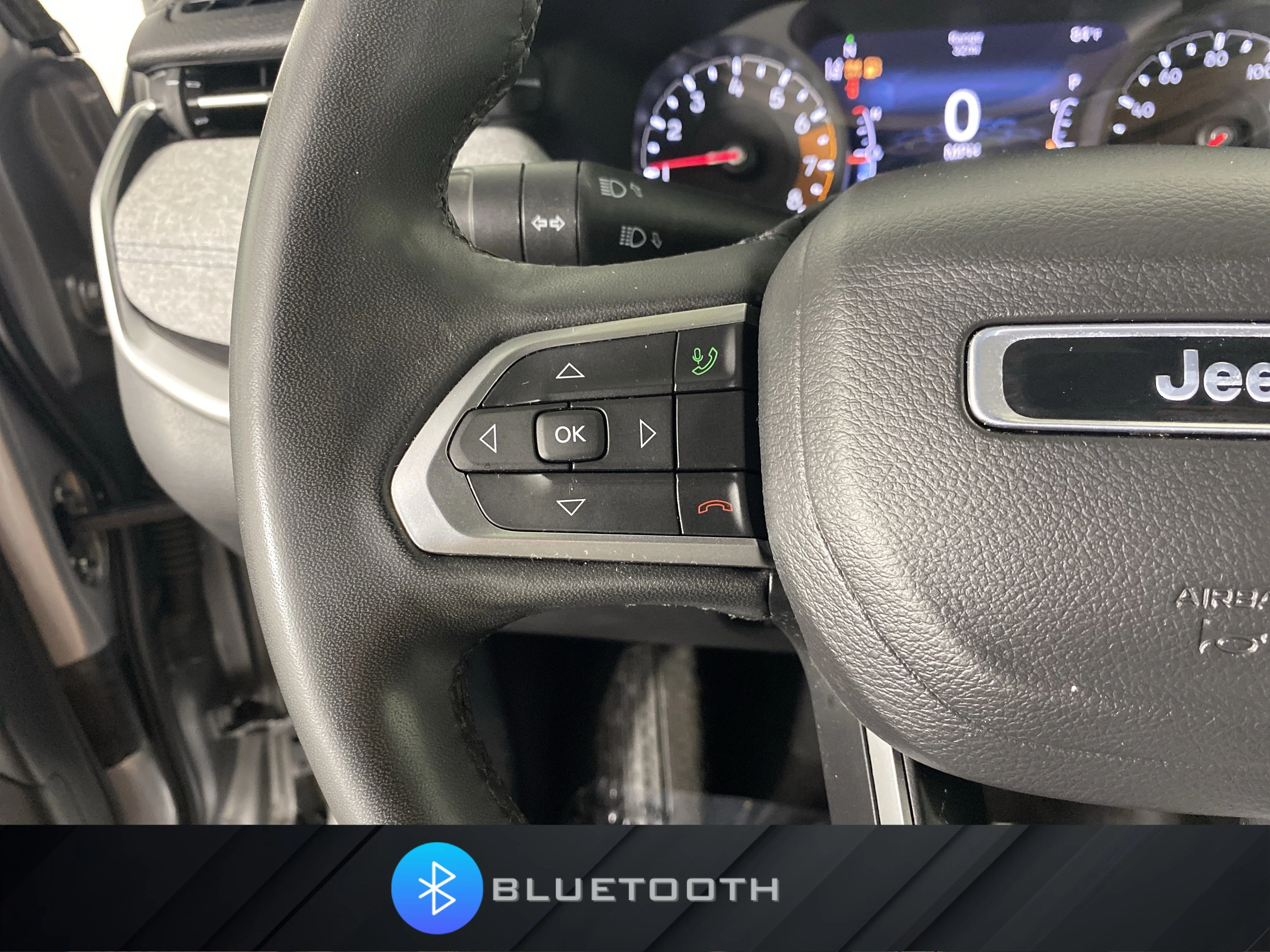 Used 2023 Billet Silver Metallic Clearcoat Jeep Latitude image 21