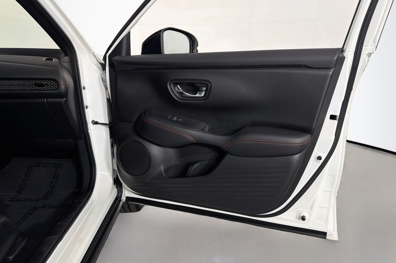 Used 2023 Platinum White Pearl Honda Sport image 23