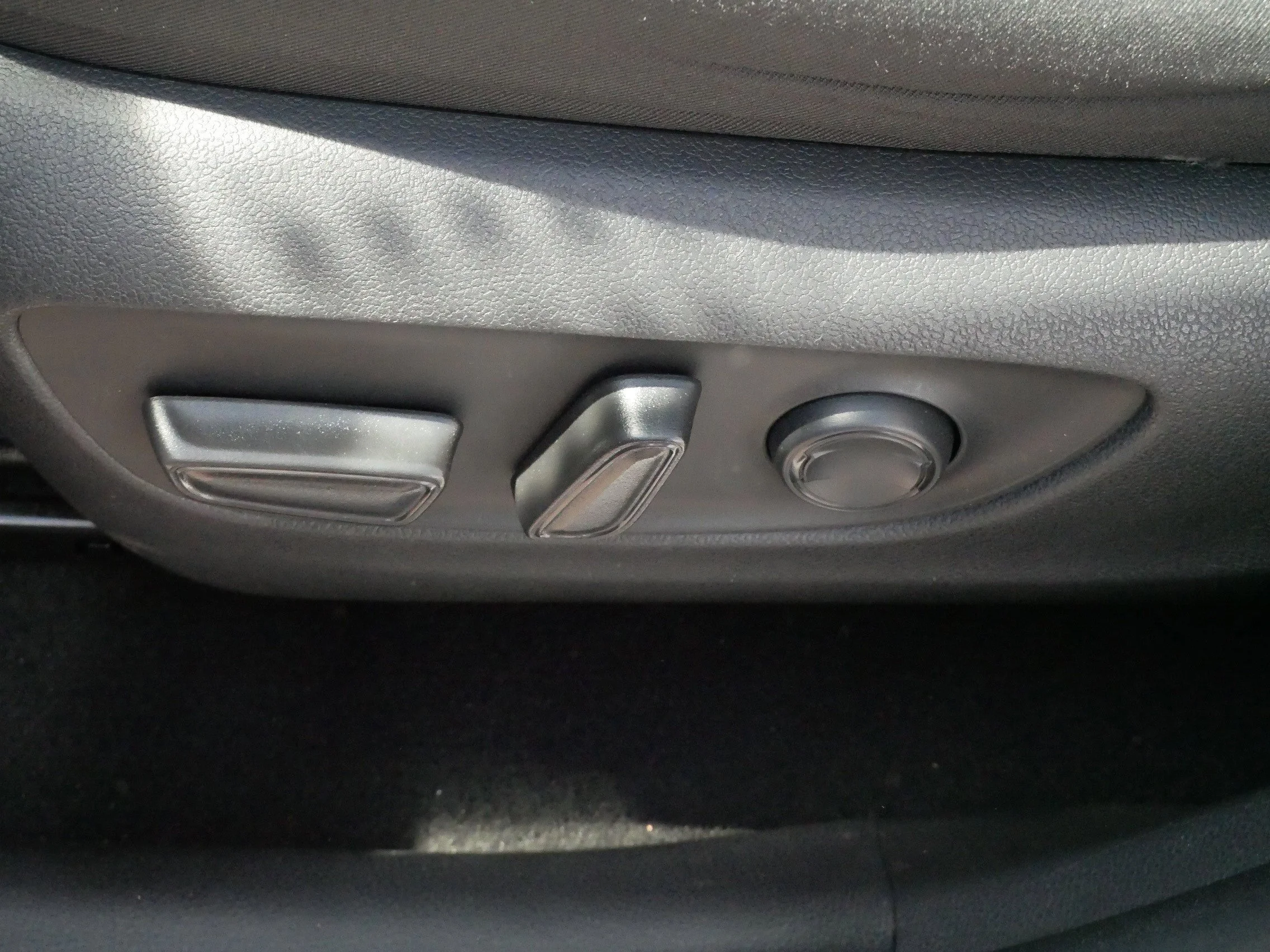 Used 2023 Silver Sky Metallic Toyota XLE image 20