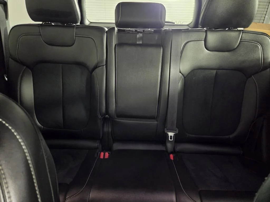 Certified Used 2025 Velvet Red Pearlcoat Jeep Altitude image 24