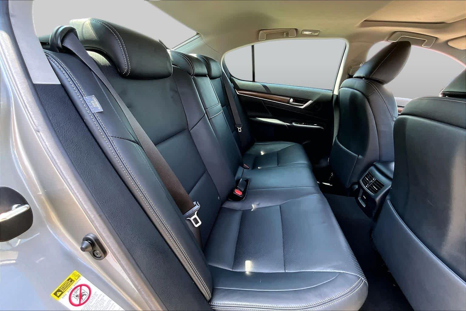 Used 2015 Atomic Silver Lexus  image 21