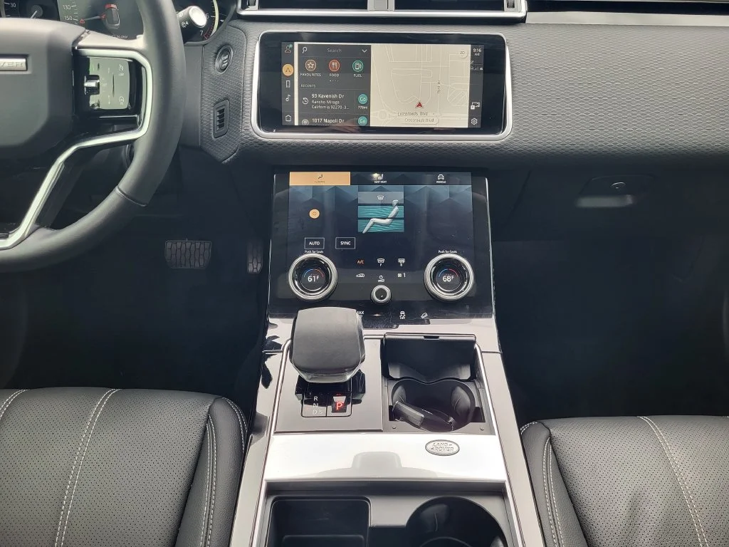 Used 2023  Land Rover S image 23