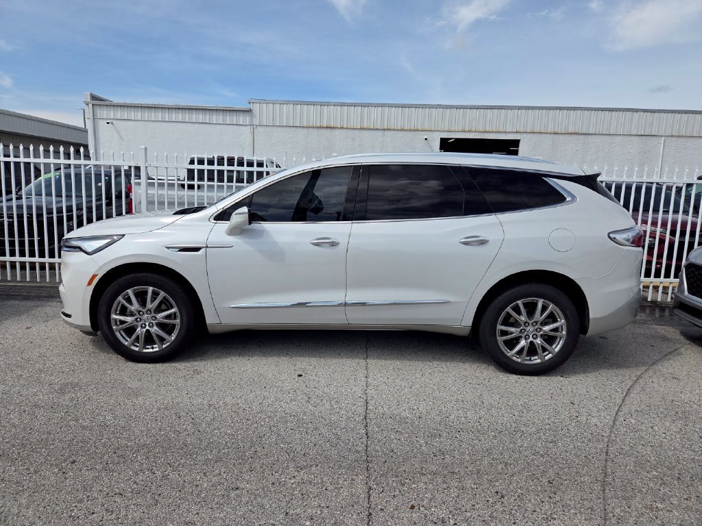 Used 2023 White Buick Essence image 5