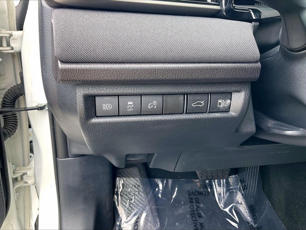 Used 2025 Ice Toyota LE image 25