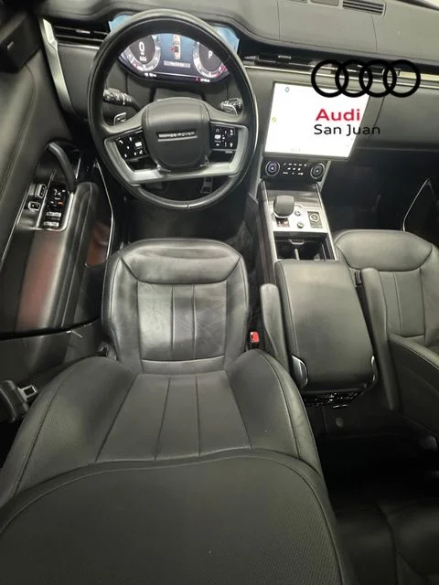Used 2023 White Land Rover SE image 32