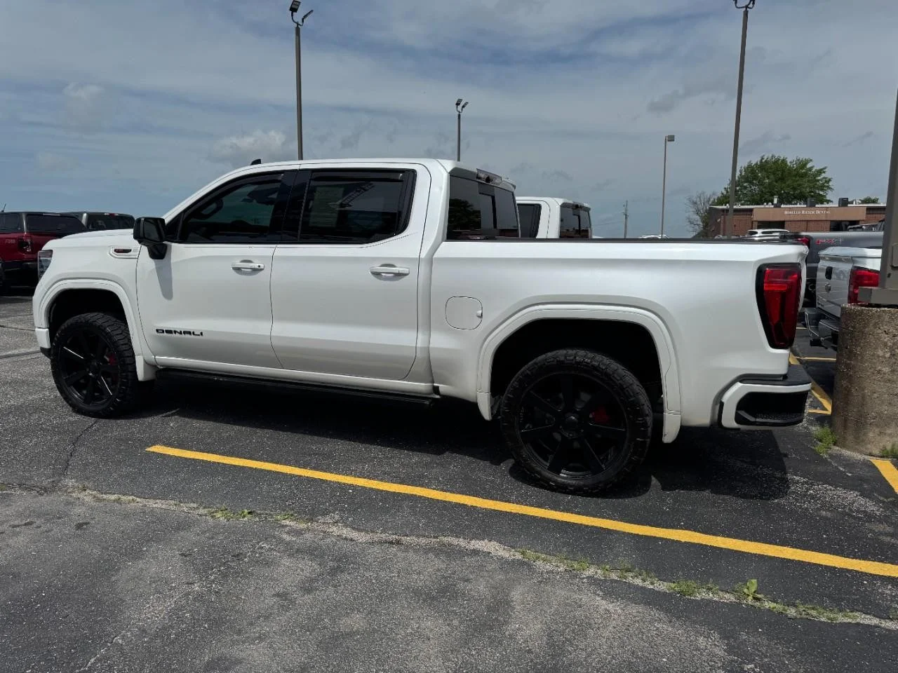Used 2023 Summit White / White GMC 4WD Crew Cab 147" Denali image 9
