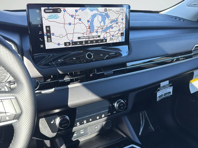 Used 2025 Gray Mitsubishi Trail Edition image 19