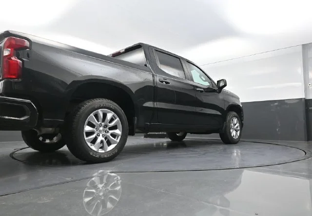 Used 2020  Chevrolet Custom image 37