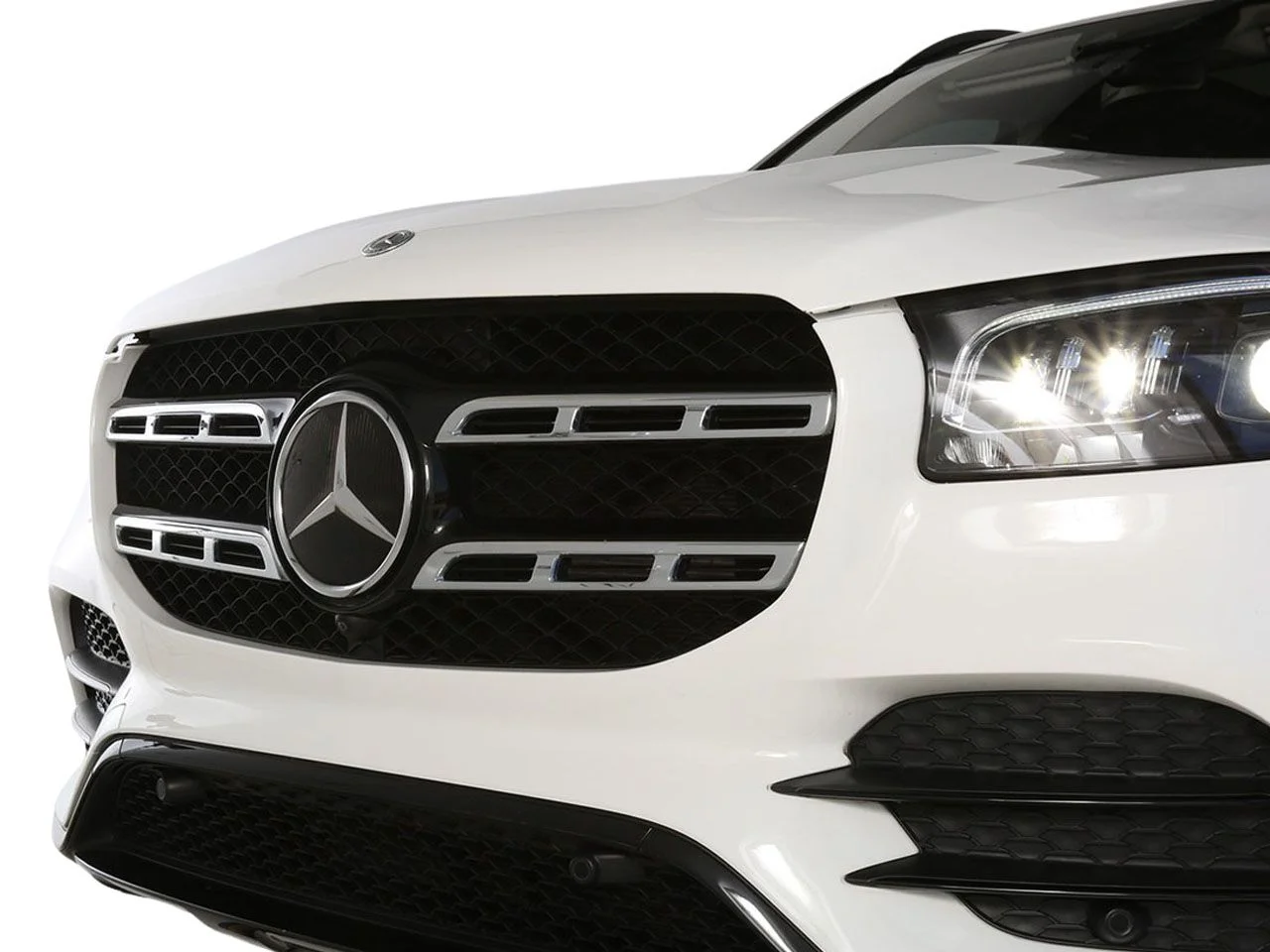 Used 2023 White Mercedes-Benz GLS 580 image 7