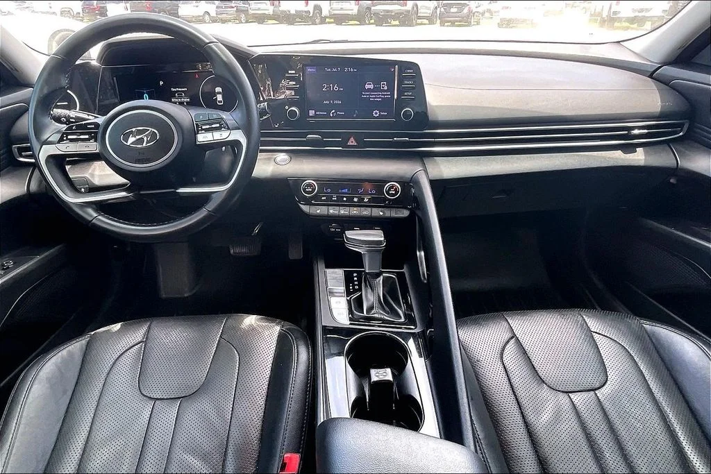 Used 2022 Black Hyundai SEL image 7