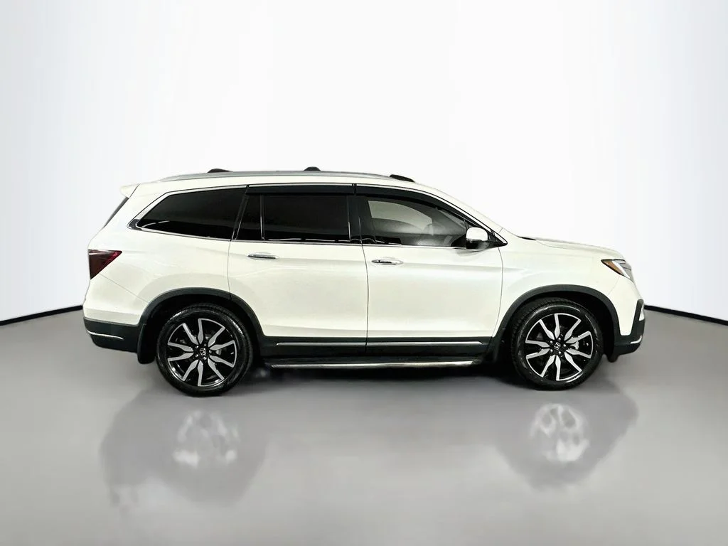 Used 2019  Honda Touring image 9